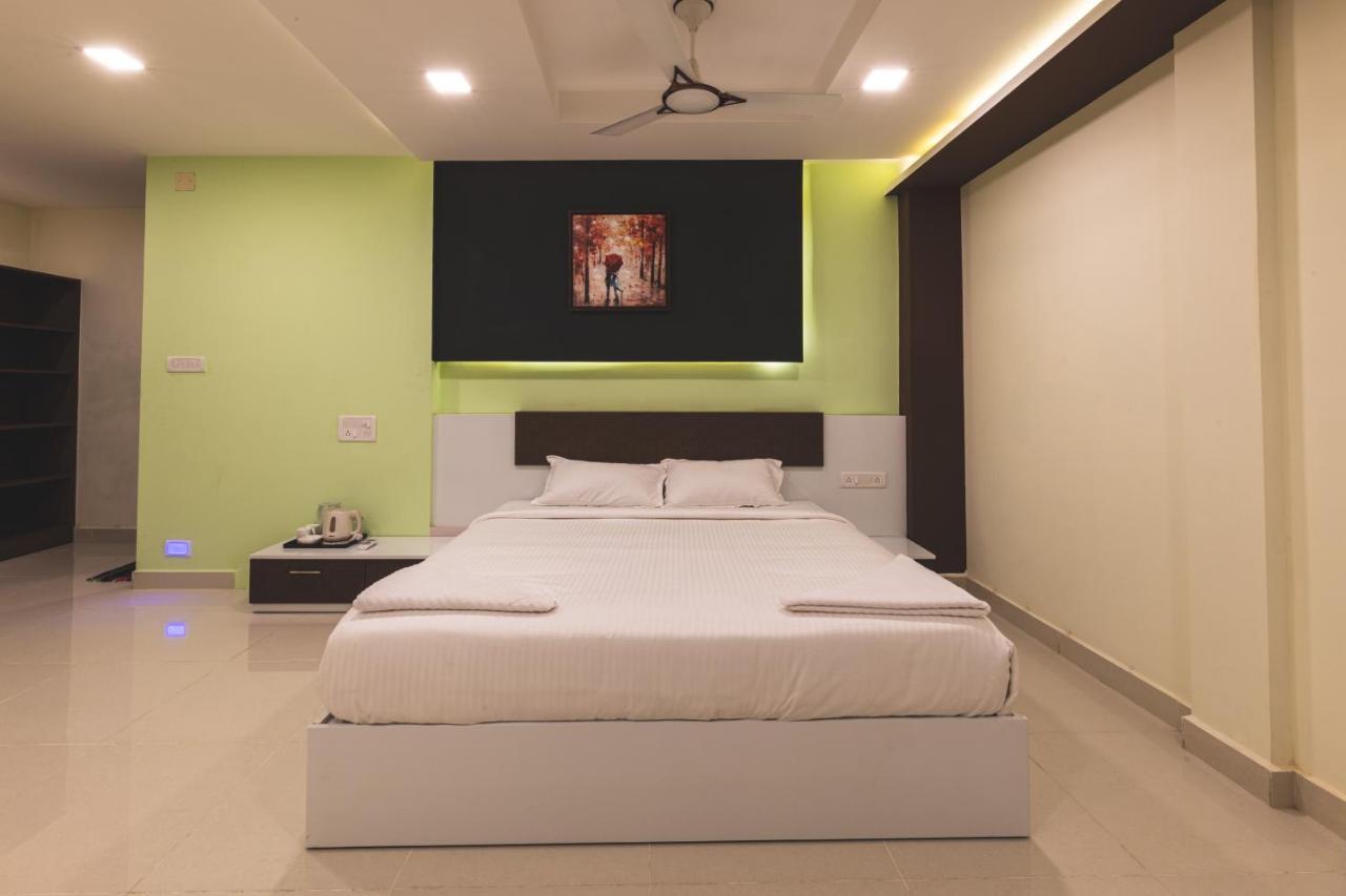 Skm Regency Hotel Ченай Екстериор снимка