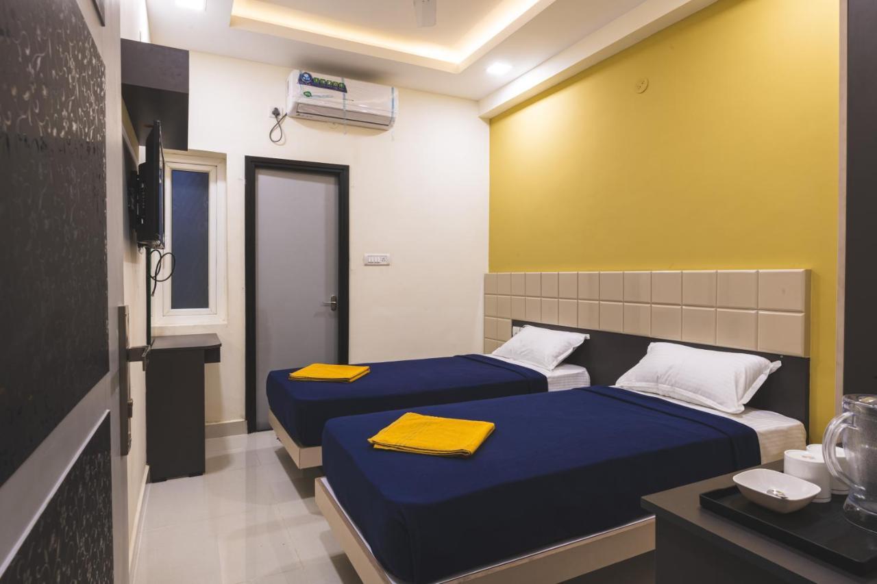 Skm Regency Hotel Ченай Екстериор снимка